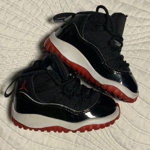 Nike Jordan 11.